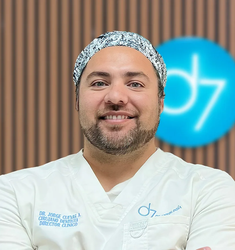 Dr. Jorge Cuevas Ávila, director clínico